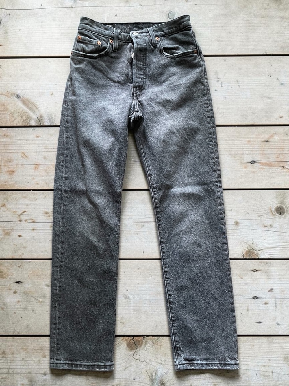 Levi's 501 Women’s Straight Leg Light Gray Jeans Size‎ 24